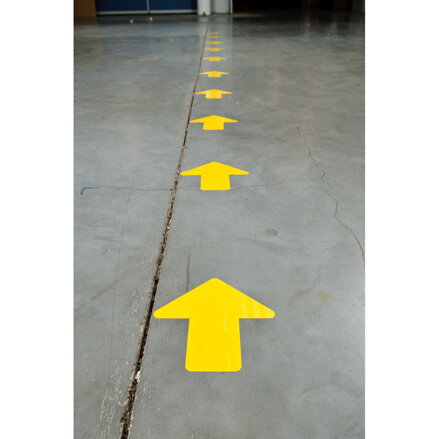 B324 AISLE MARKING ARROW 3" GLOW 100/ROL B324 AISLE MARKING ARROW 3" GLOW 100/ROL