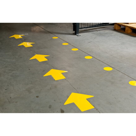 B324 AISLE MARKING ARROW 3" GLOW 100/ROL B324 AISLE MARKING ARROW 3" GLOW 100/ROL